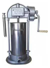 Maquina Embutidora Industrial Vertical 15 Kg A Tornillo