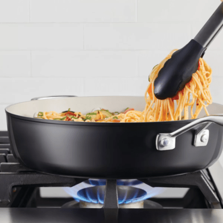 Sartén Antiadherente De Cerámica Con Tapa Kitchenaid 4,7lt - Imagen 2